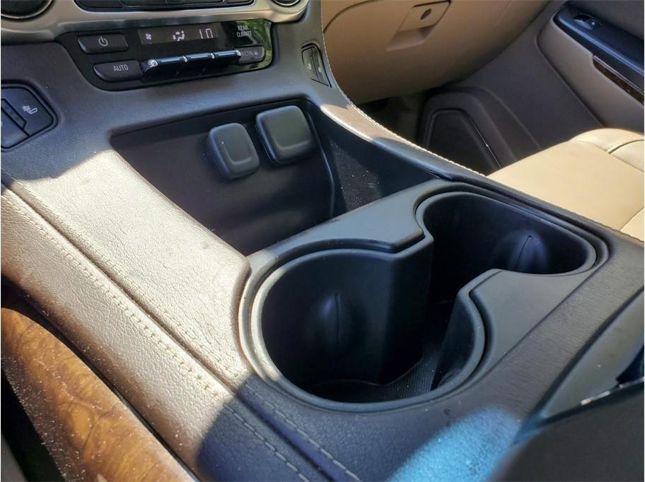 Chevrolet Suburban 2WD 4dr 1500 LT 2017