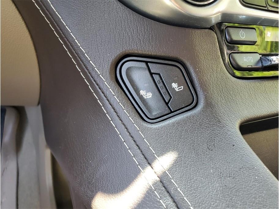 Chevrolet Suburban 2WD 4dr 1500 LT 2017