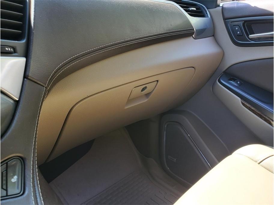 Chevrolet Suburban 2WD 4dr 1500 LT 2017