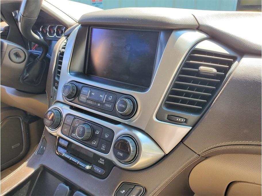 Chevrolet Suburban 2WD 4dr 1500 LT 2017