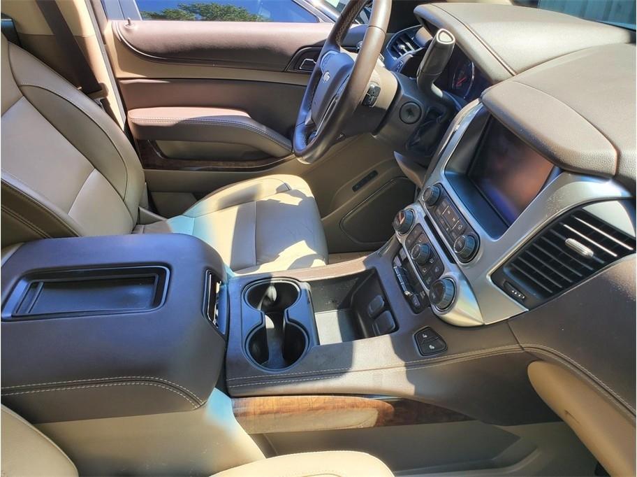 Chevrolet Suburban 2WD 4dr 1500 LT 2017