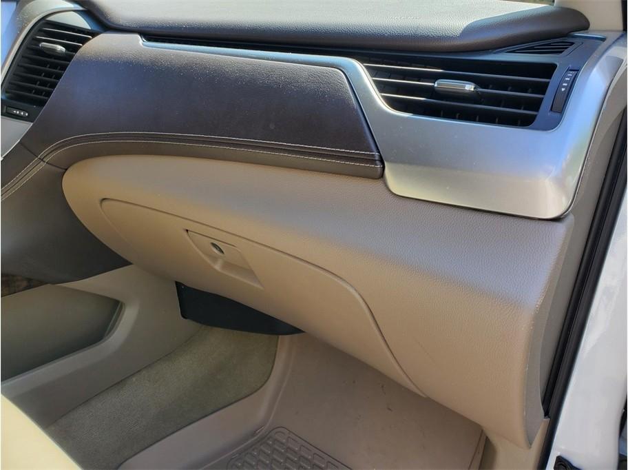 Chevrolet Suburban 2WD 4dr 1500 LT 2017