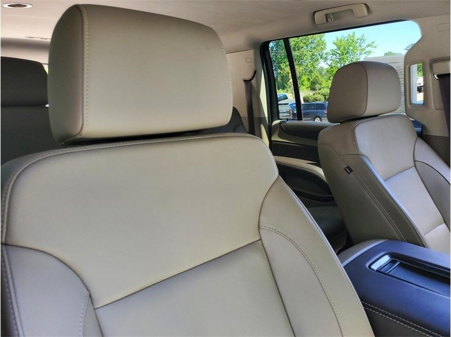 Chevrolet Suburban 2WD 4dr 1500 LT 2017