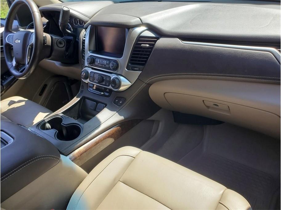 Chevrolet Suburban 2WD 4dr 1500 LT 2017