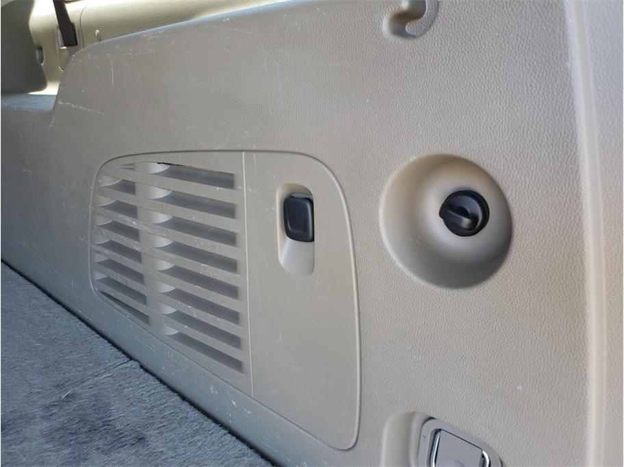 Chevrolet Suburban 2WD 4dr 1500 LT 2017