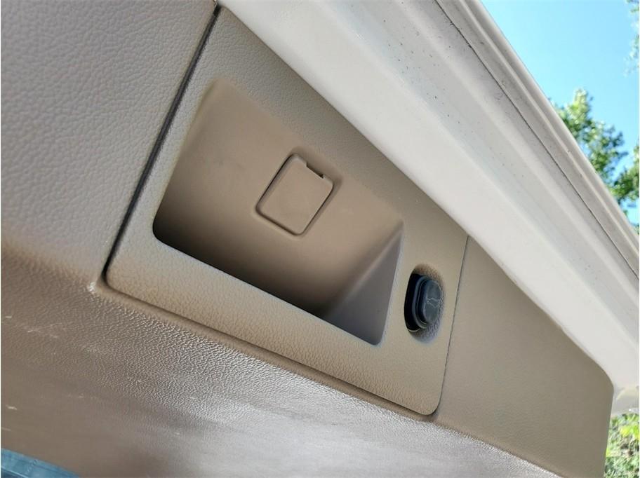 Chevrolet Suburban 2WD 4dr 1500 LT 2017