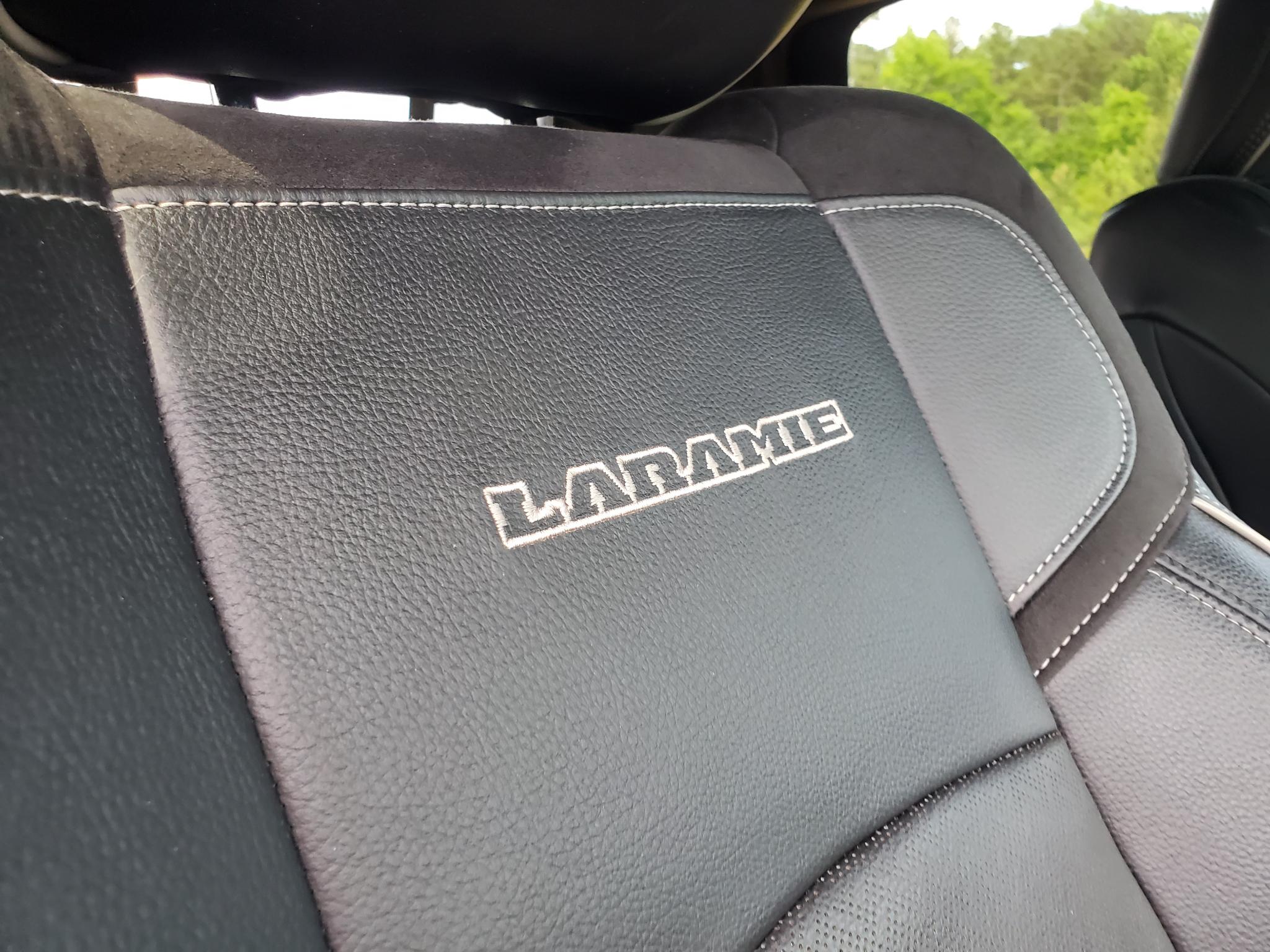 RAM 2500 Laramie 4x4 Crew Cab 6'4" Box 2019