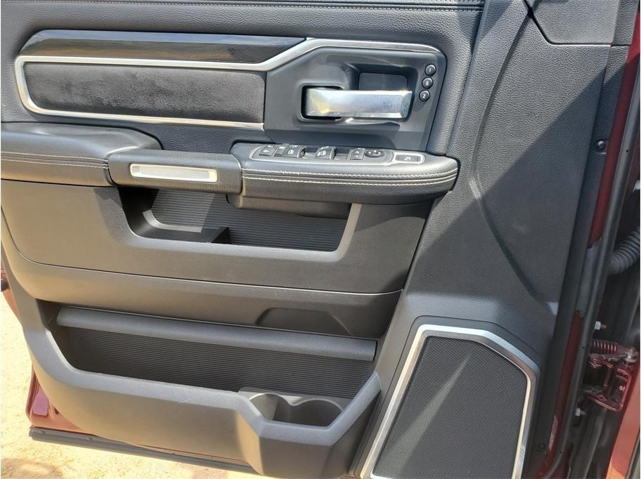 RAM 2500 Laramie 4x4 Crew Cab 6'4" Box 2019