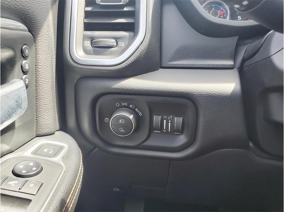 RAM 2500 Laramie 4x4 Crew Cab 6'4" Box 2019