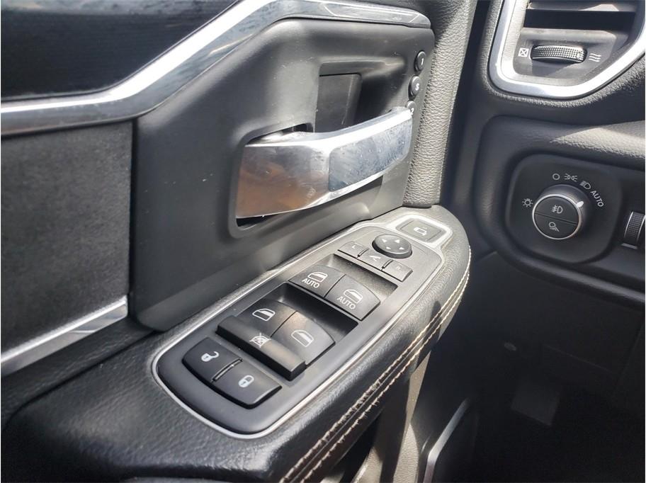 RAM 2500 Laramie 4x4 Crew Cab 6'4" Box 2019