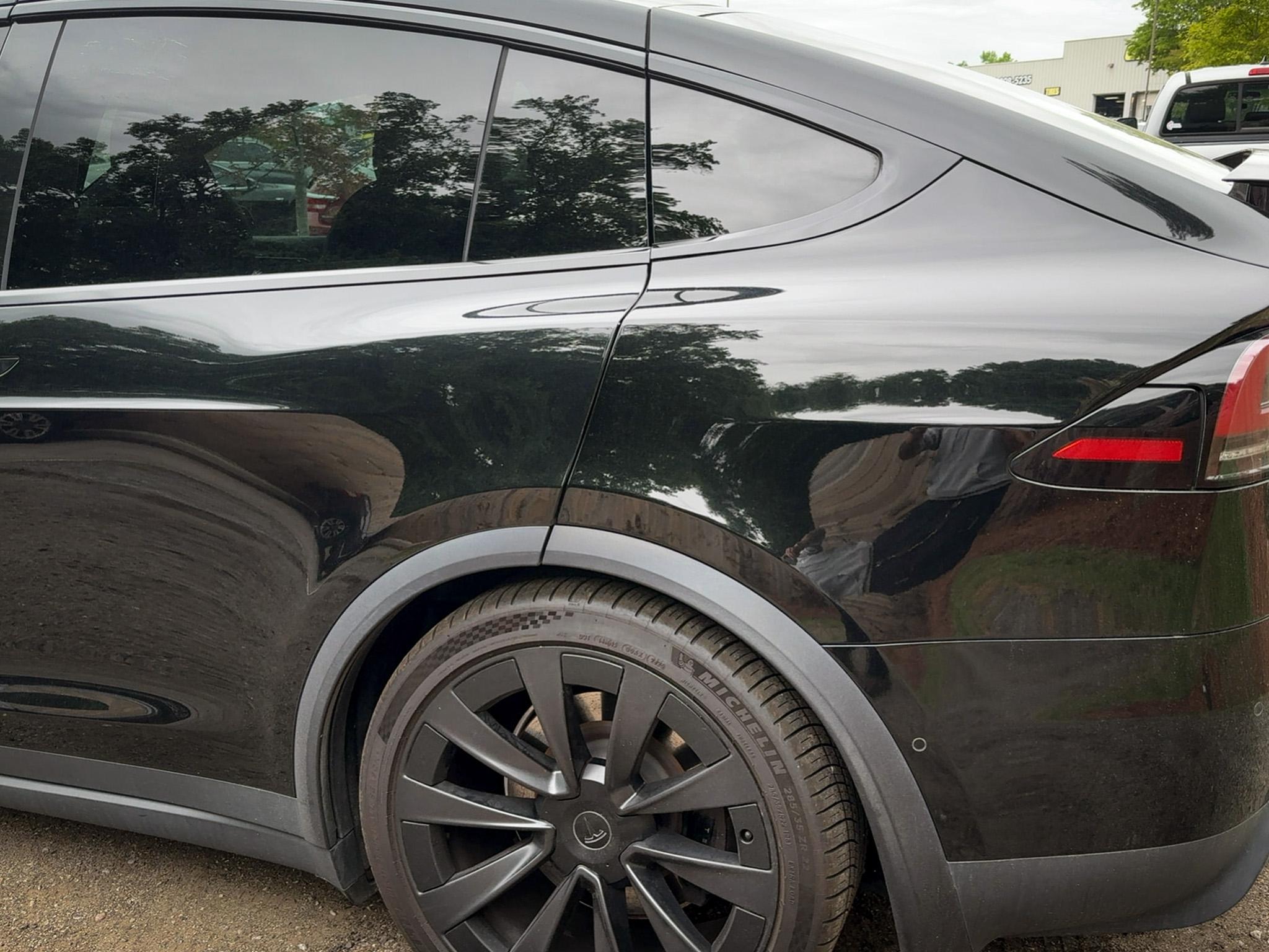 Tesla Model X  2022
