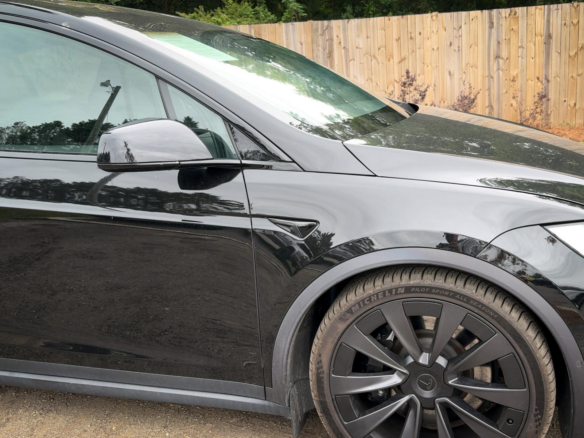 Tesla Model X  2022