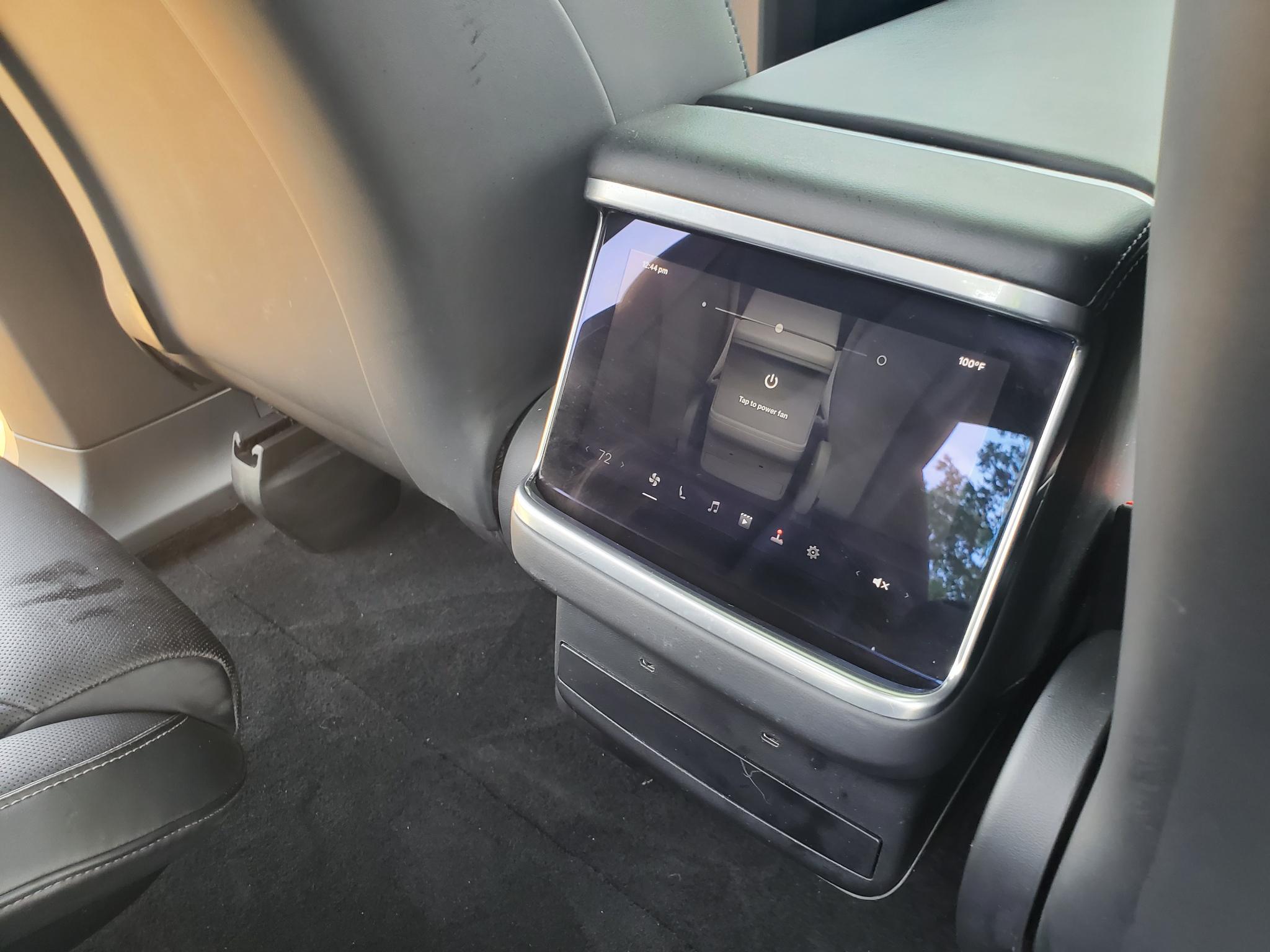 Tesla Model X  2022