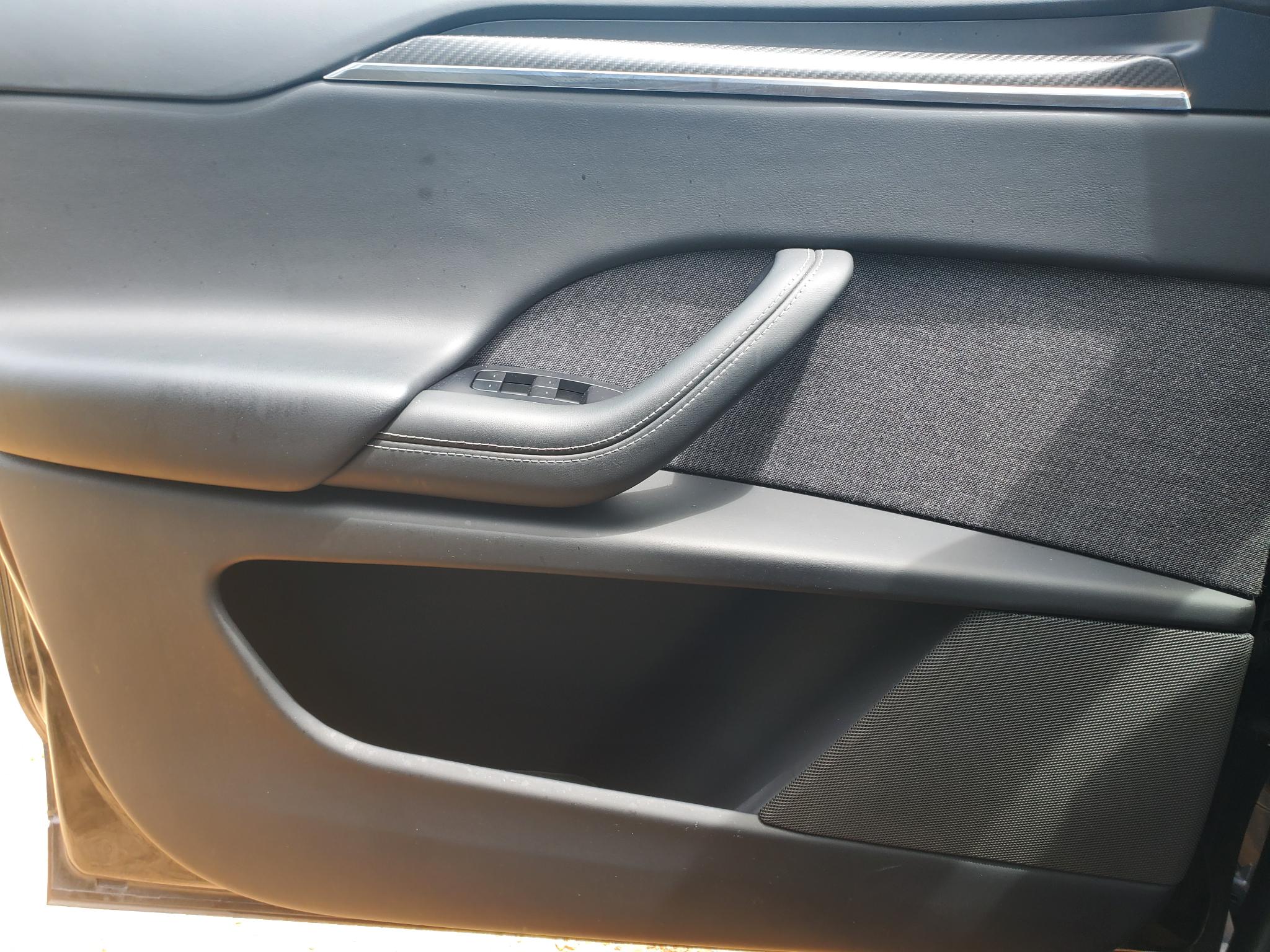 Tesla Model X  2022