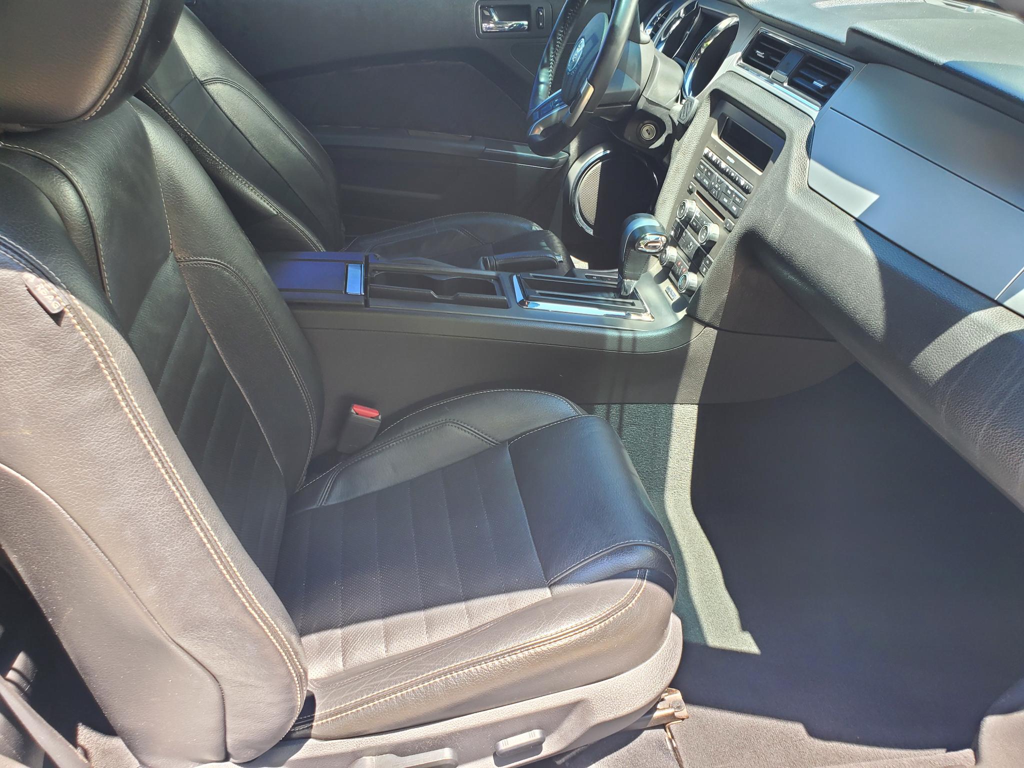 Ford Mustang  2010