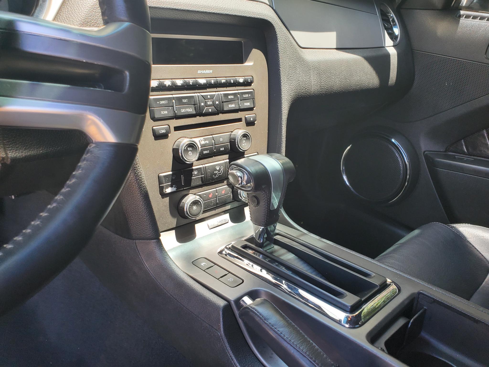 Ford Mustang  2010
