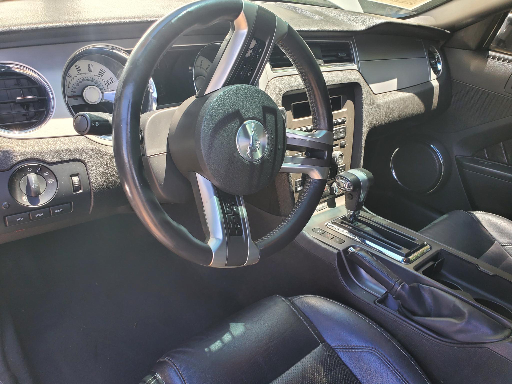 Ford Mustang  2010