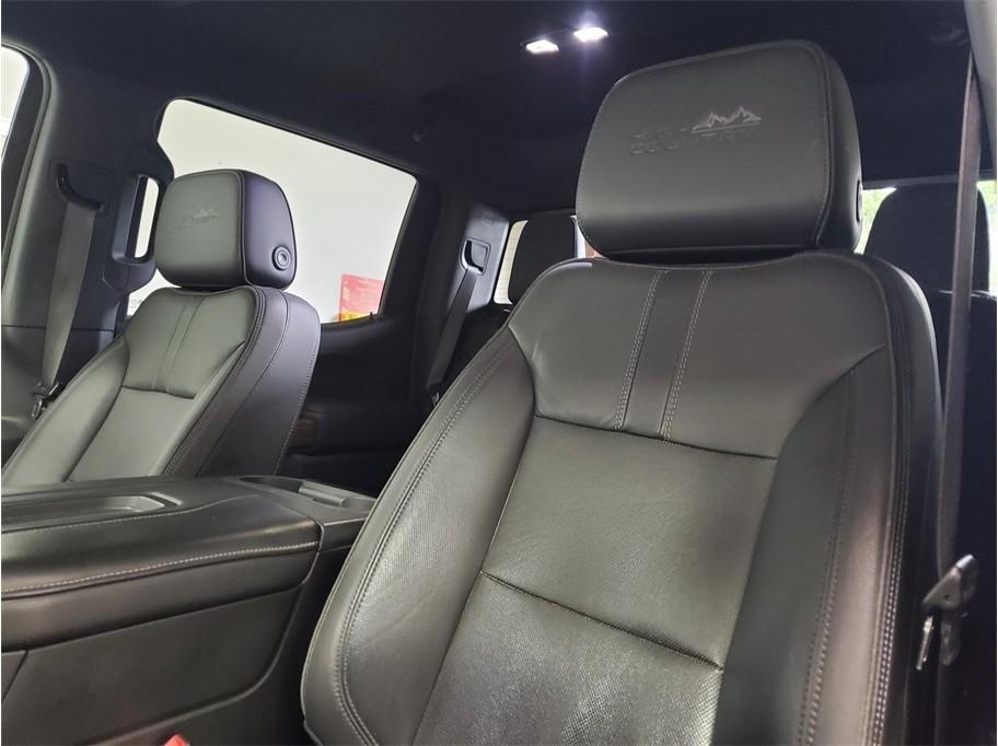 Chevrolet Silverado 1500 4WD Crew Cab 147" High Country 2019