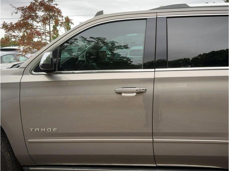 Chevrolet Tahoe 4WD 4dr Premier 2019