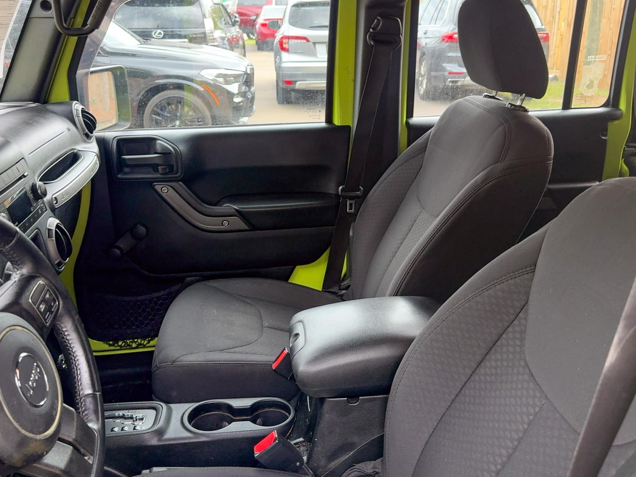 Jeep Wrangler Unlimited 4WD 4dr Sport 2016