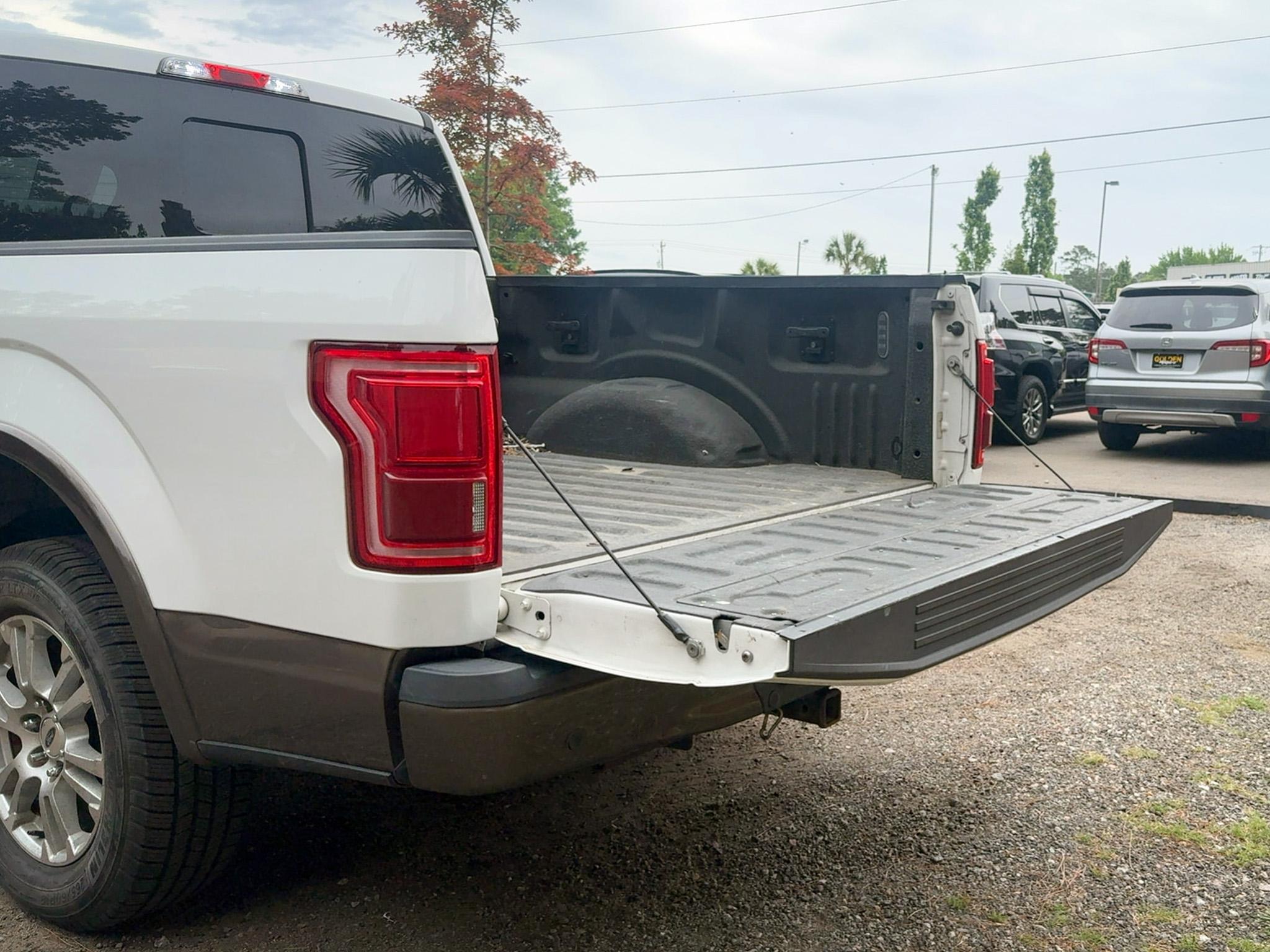 Ford F-150 2WD SuperCrew 157" Lariat 2015