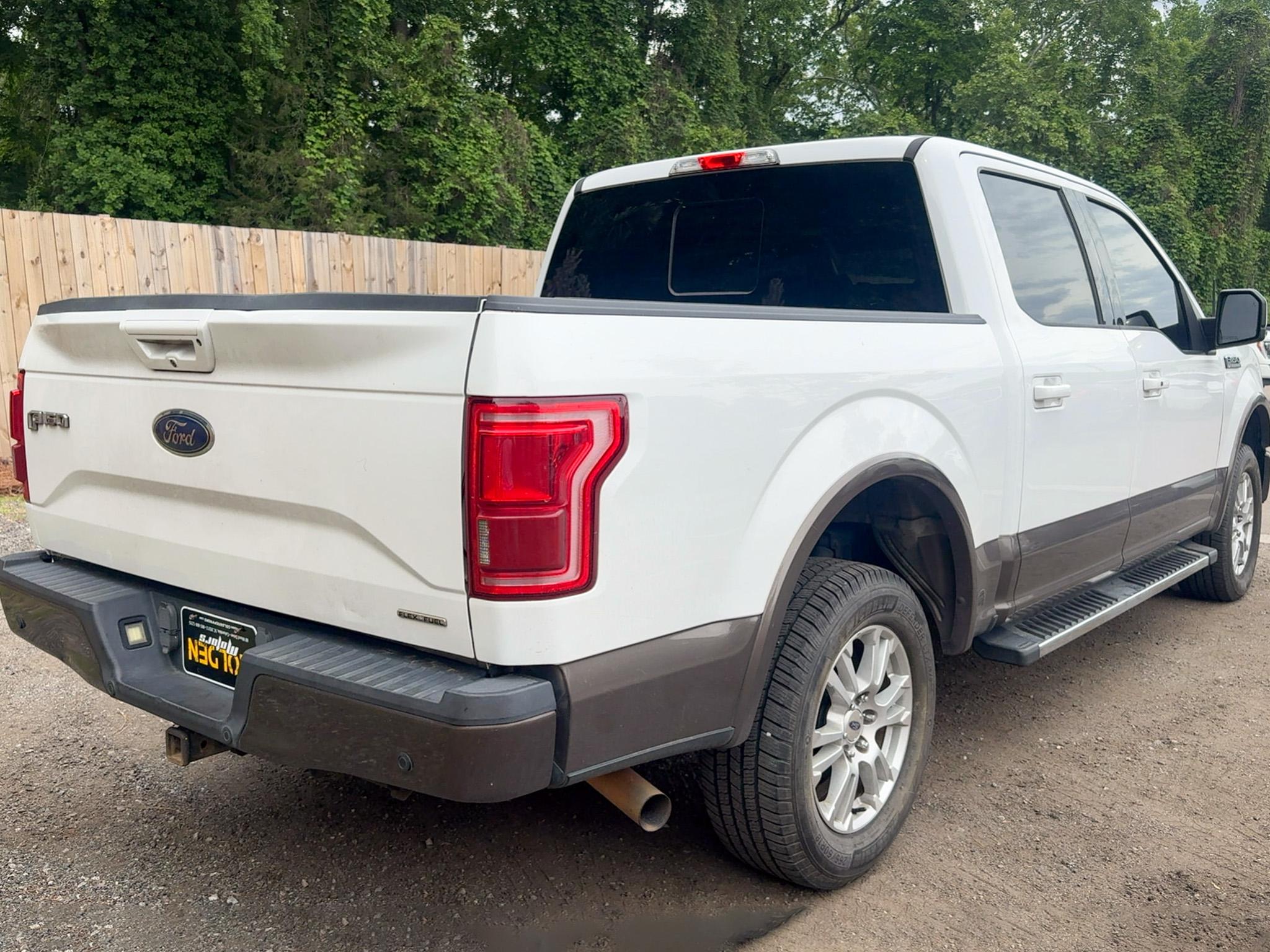Ford F-150 2WD SuperCrew 157" Lariat 2015