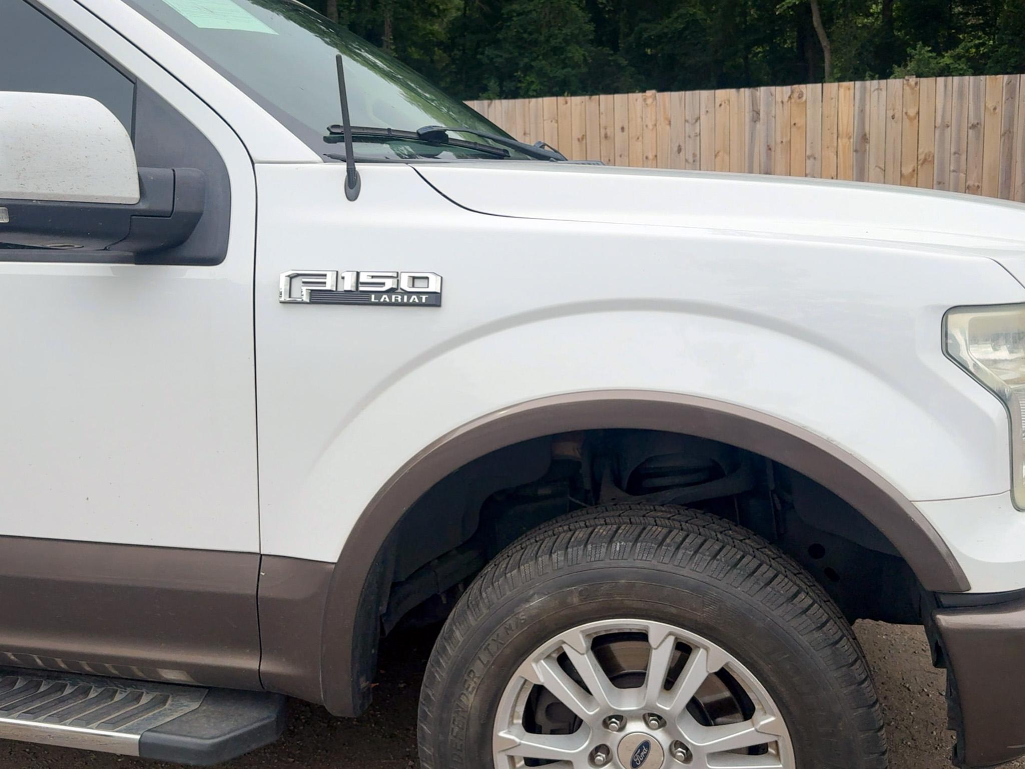 Ford F-150 2WD SuperCrew 157" Lariat 2015