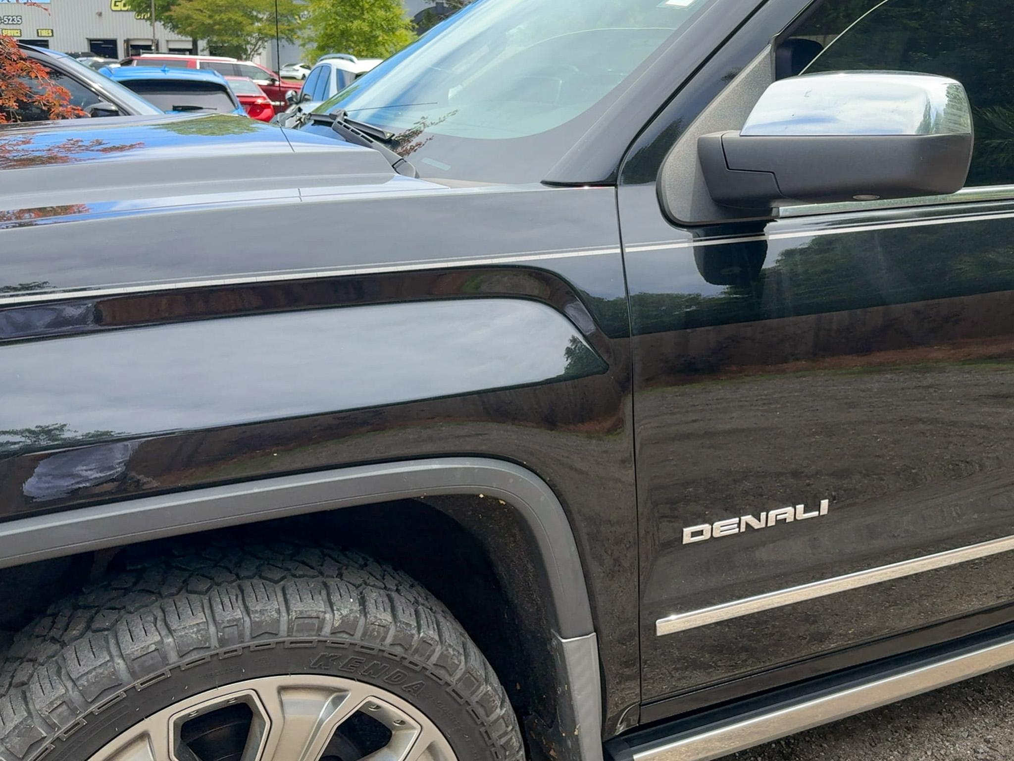 GMC Sierra 1500 4WD Crew Cab 143.5" Denali 2017