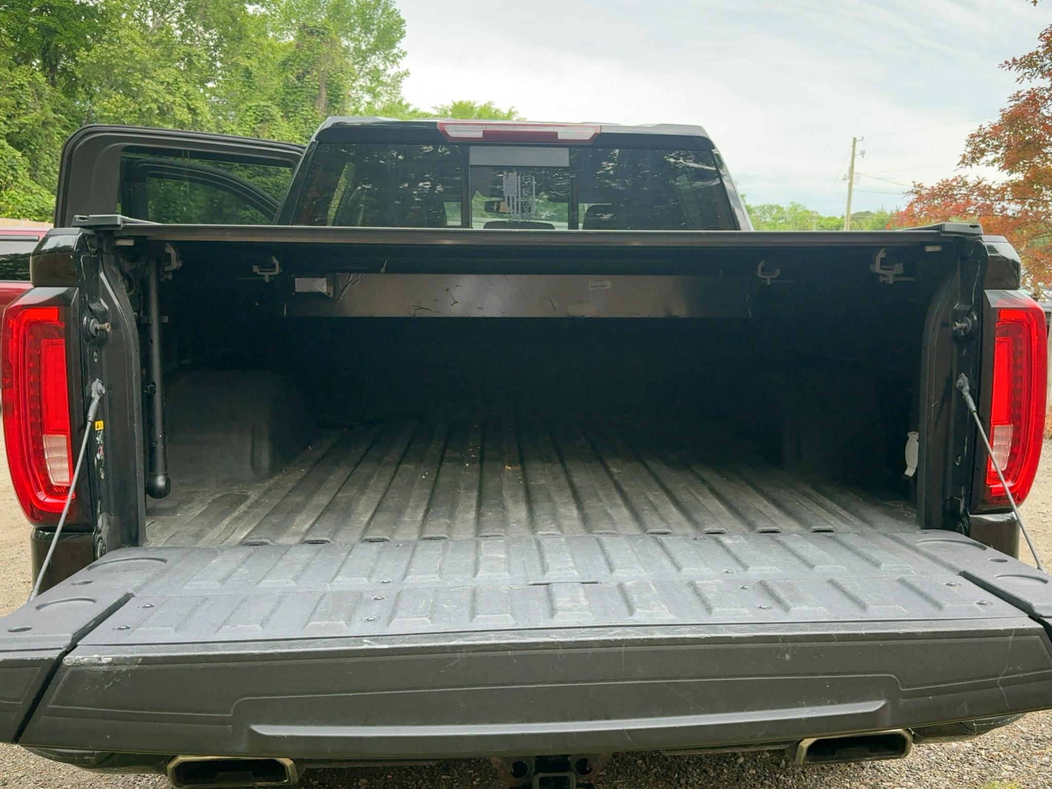 GMC Sierra 1500 4WD Crew Cab 147" AT4 2021