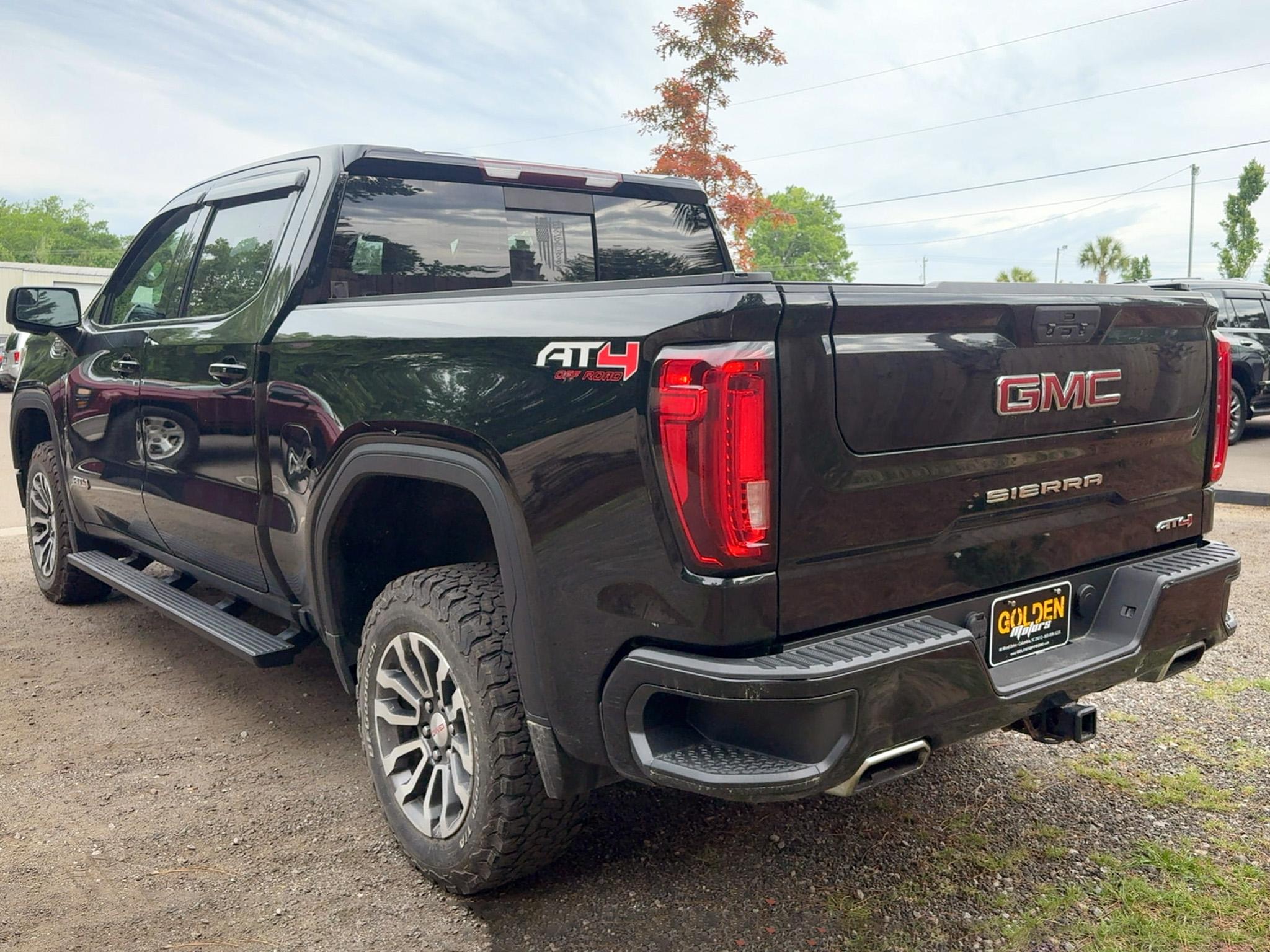 GMC Sierra 1500 4WD Crew Cab 147" AT4 2021