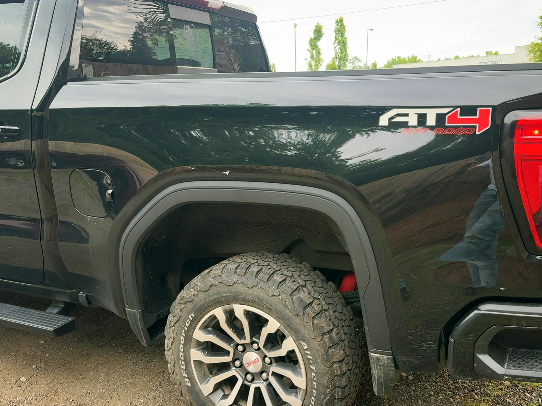 GMC Sierra 1500 4WD Crew Cab 147" AT4 2021