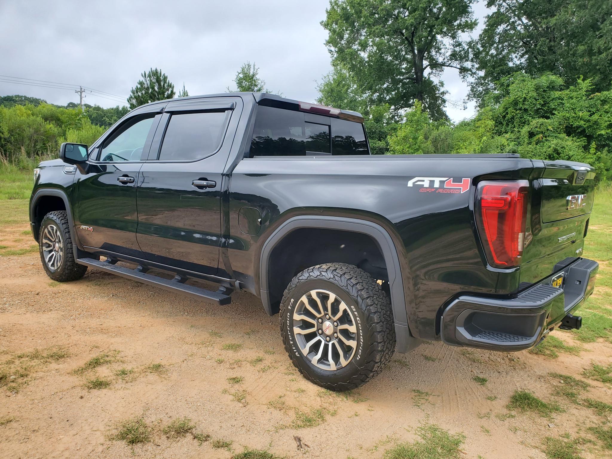 GMC Sierra 1500 4WD Crew Cab 147" AT4 2021