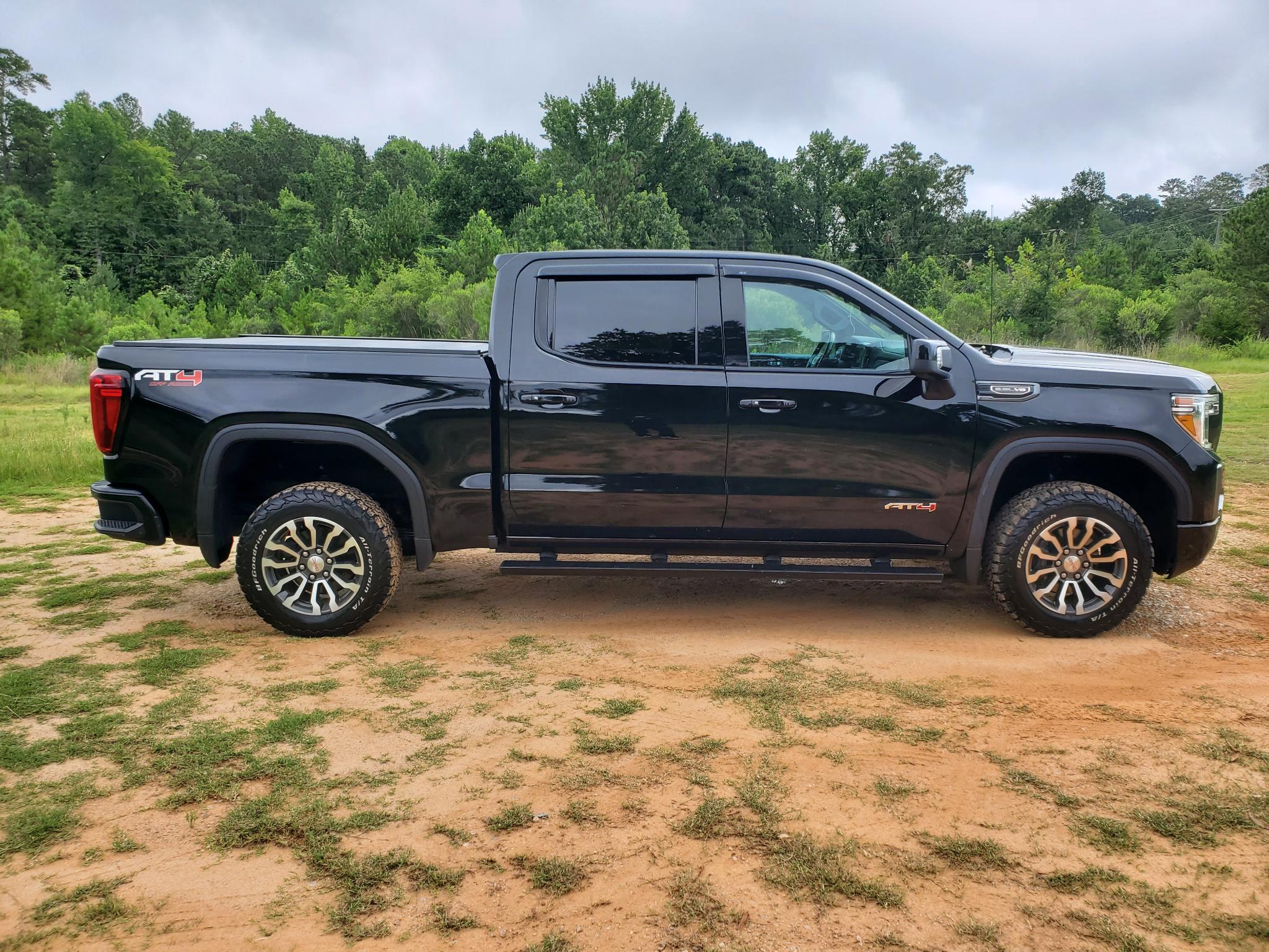 GMC Sierra 1500 4WD Crew Cab 147" AT4 2021