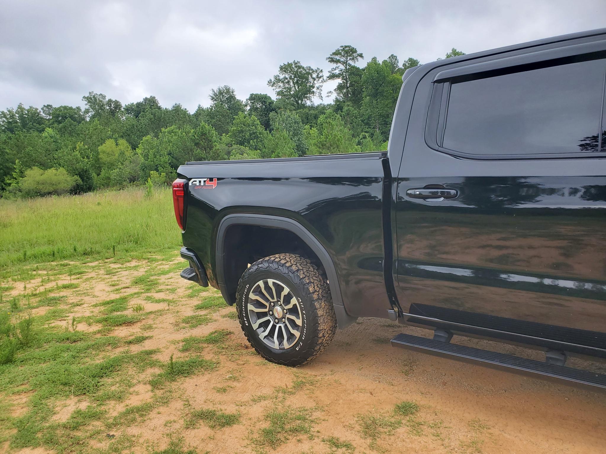 GMC Sierra 1500 4WD Crew Cab 147" AT4 2021
