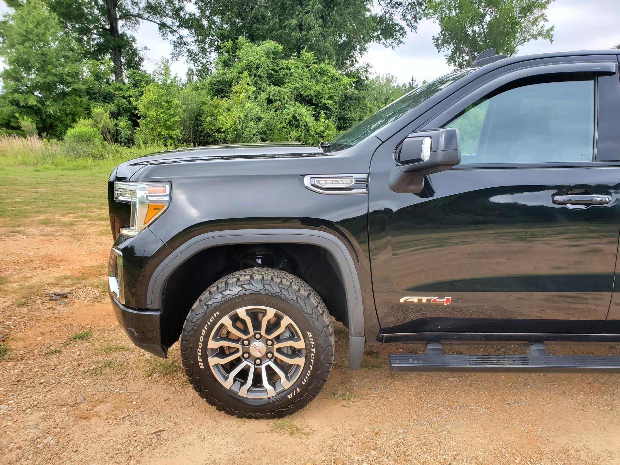 GMC Sierra 1500 4WD Crew Cab 147" AT4 2021