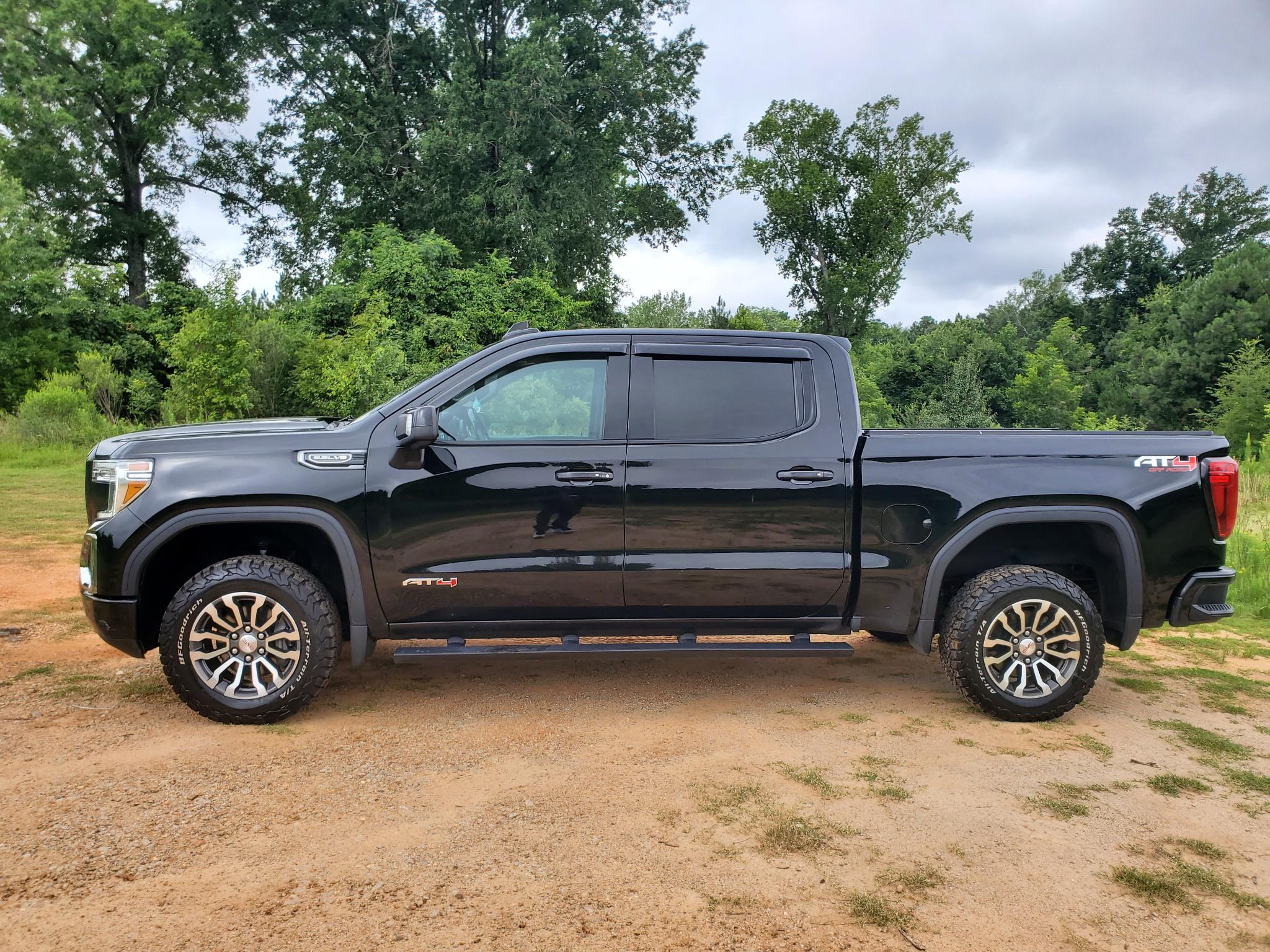 GMC Sierra 1500 4WD Crew Cab 147" AT4 2021