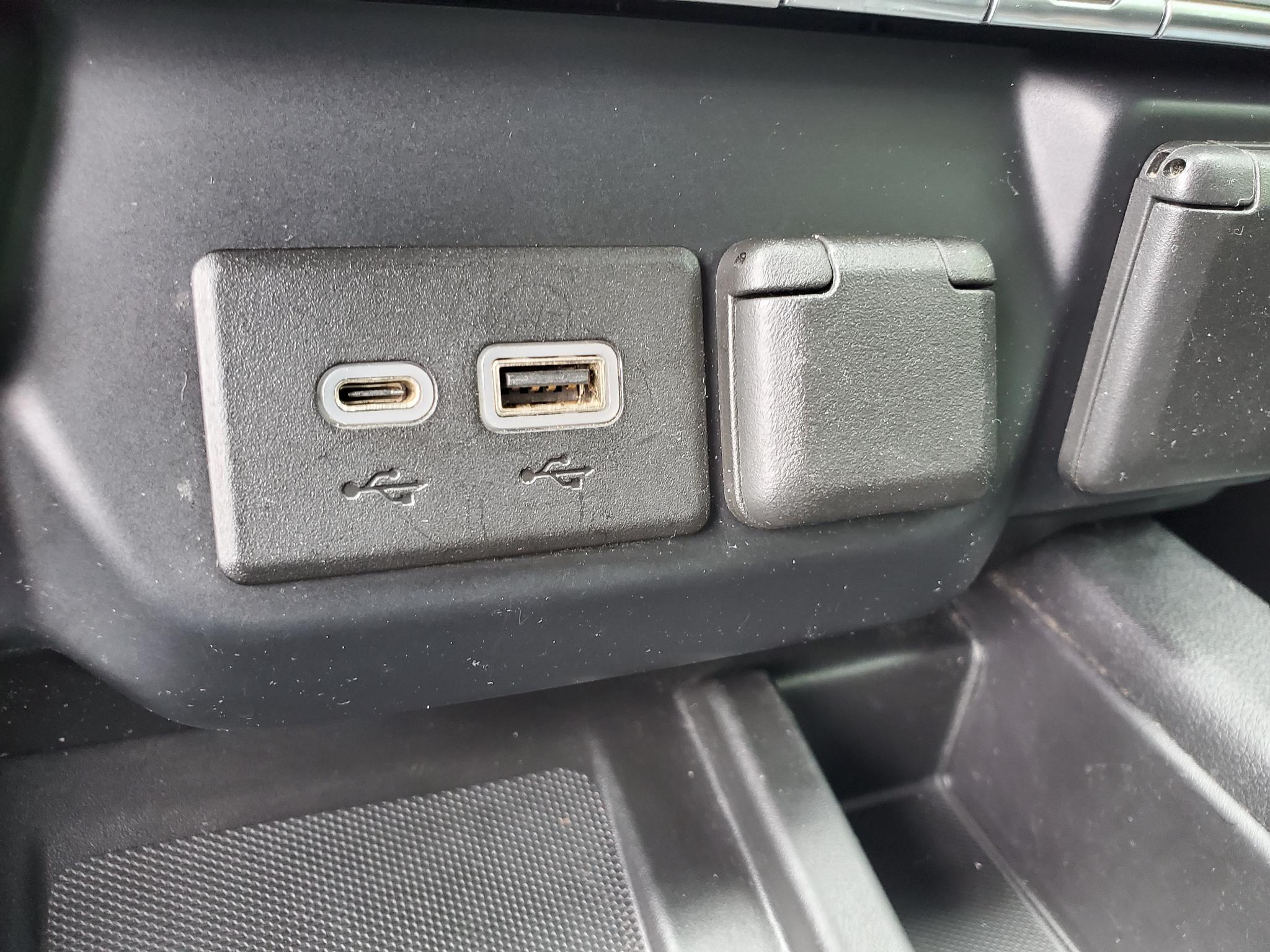 GMC Sierra 1500 4WD Crew Cab 147" AT4 2021