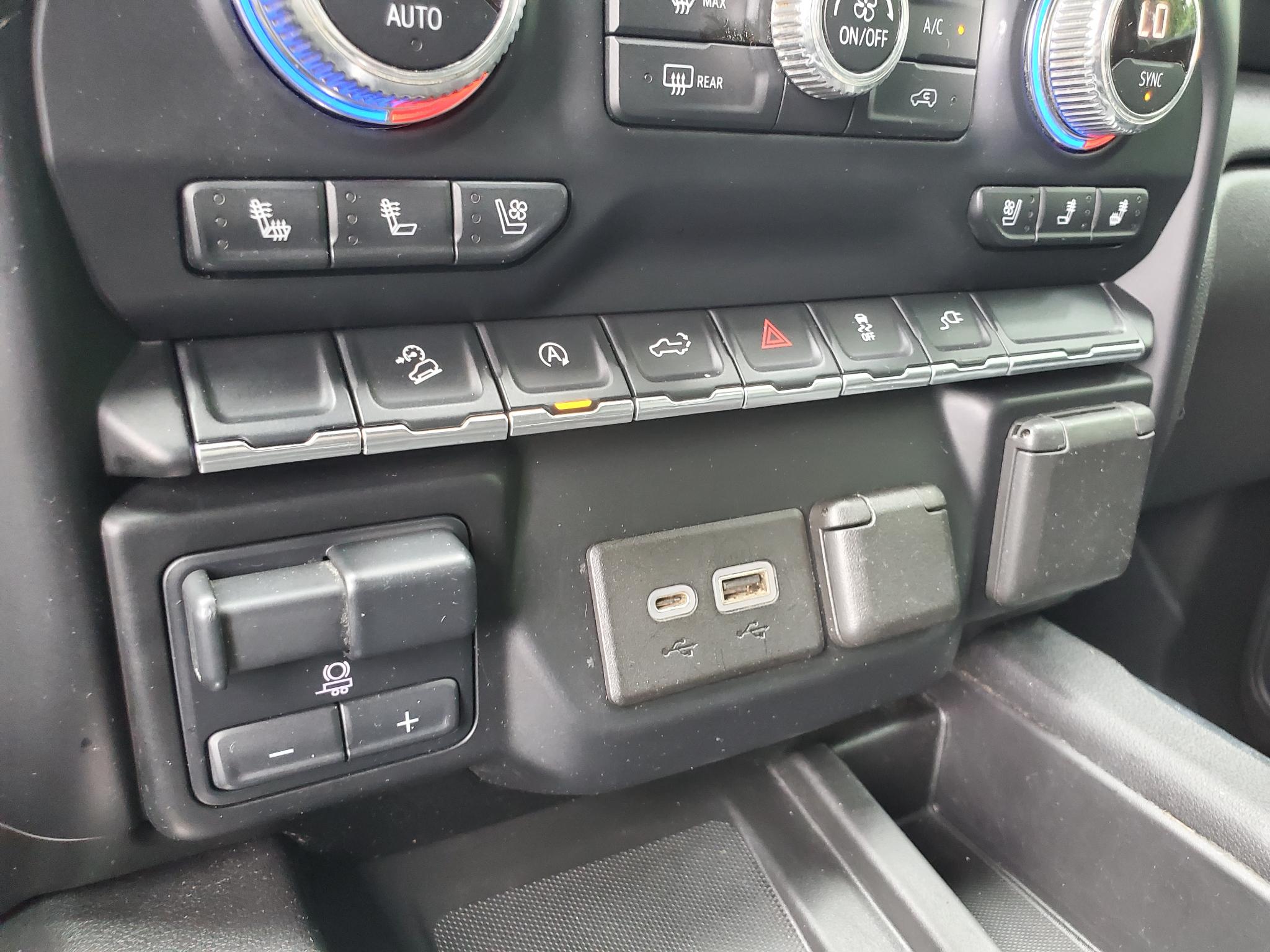 GMC Sierra 1500 4WD Crew Cab 147" AT4 2021