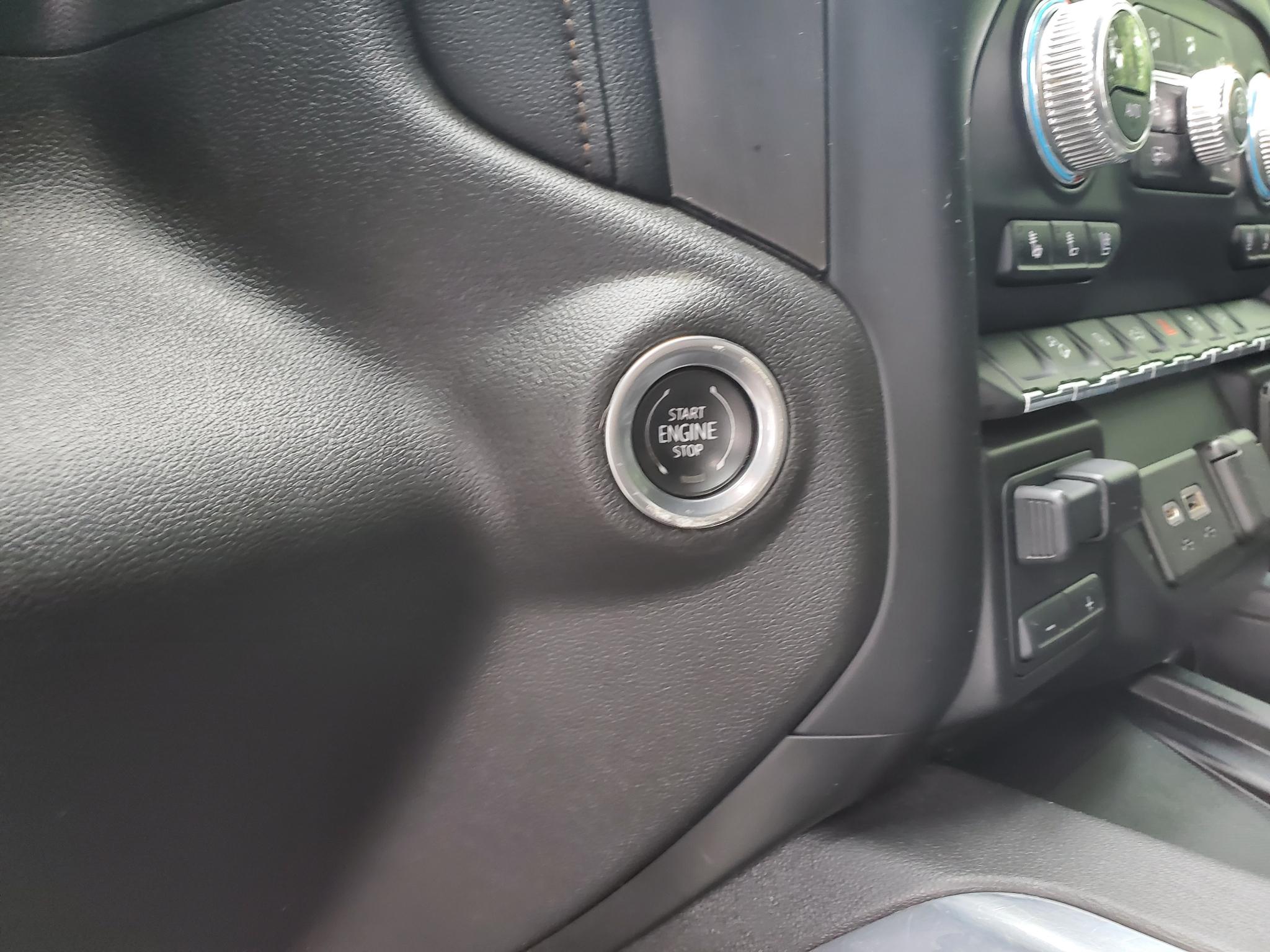 GMC Sierra 1500 4WD Crew Cab 147" AT4 2021