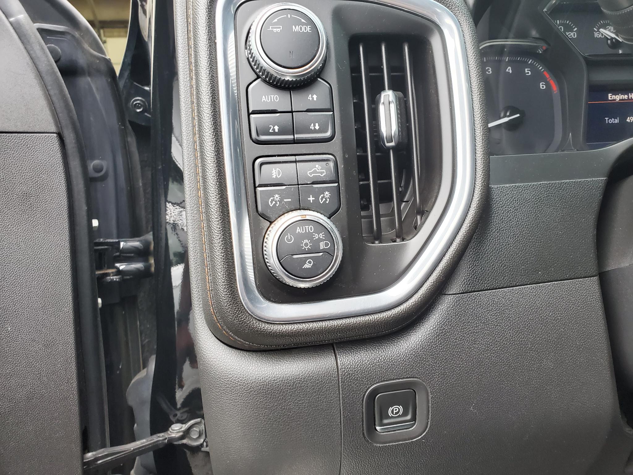 GMC Sierra 1500 4WD Crew Cab 147" AT4 2021