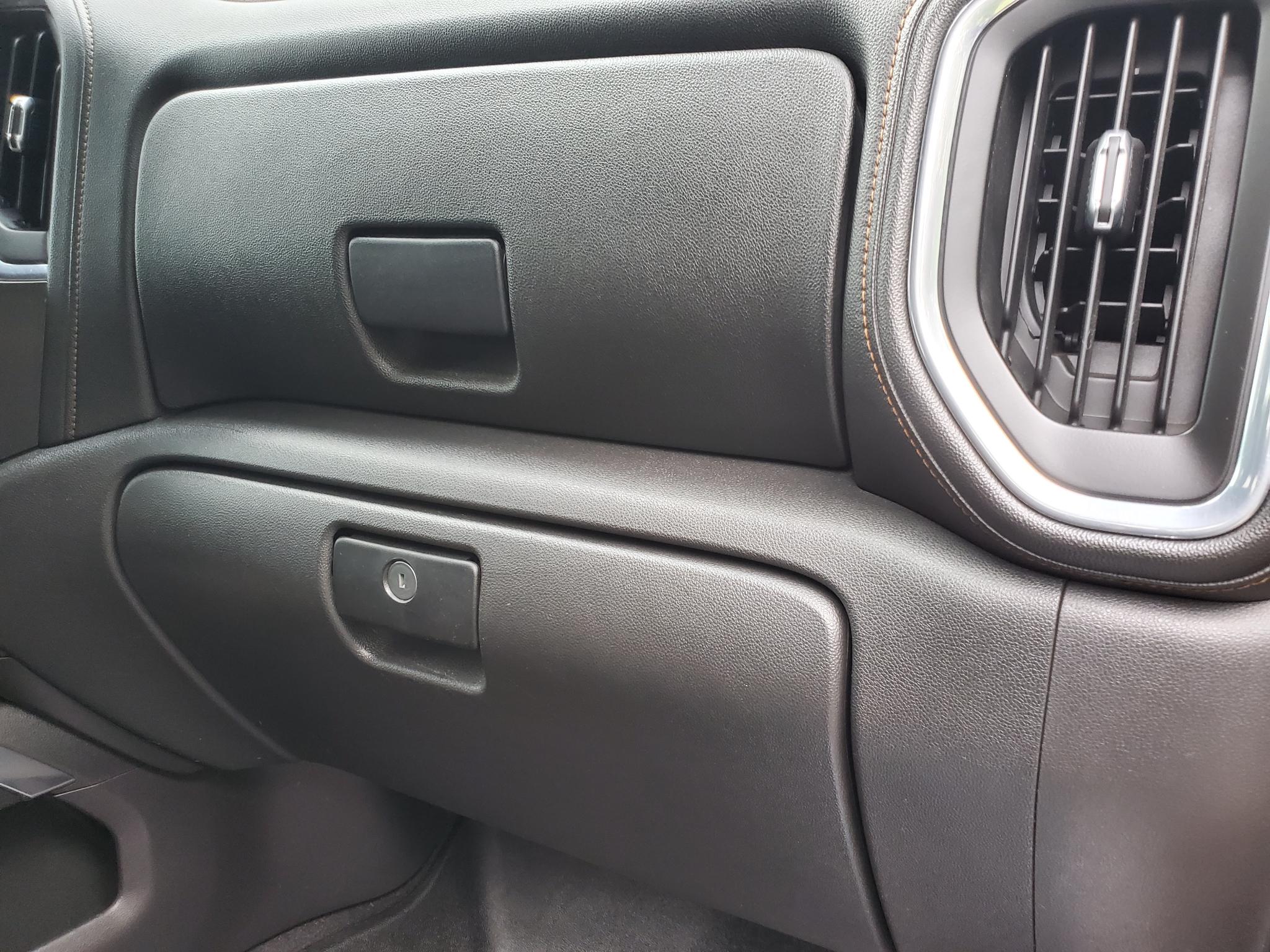 GMC Sierra 1500 4WD Crew Cab 147" AT4 2021