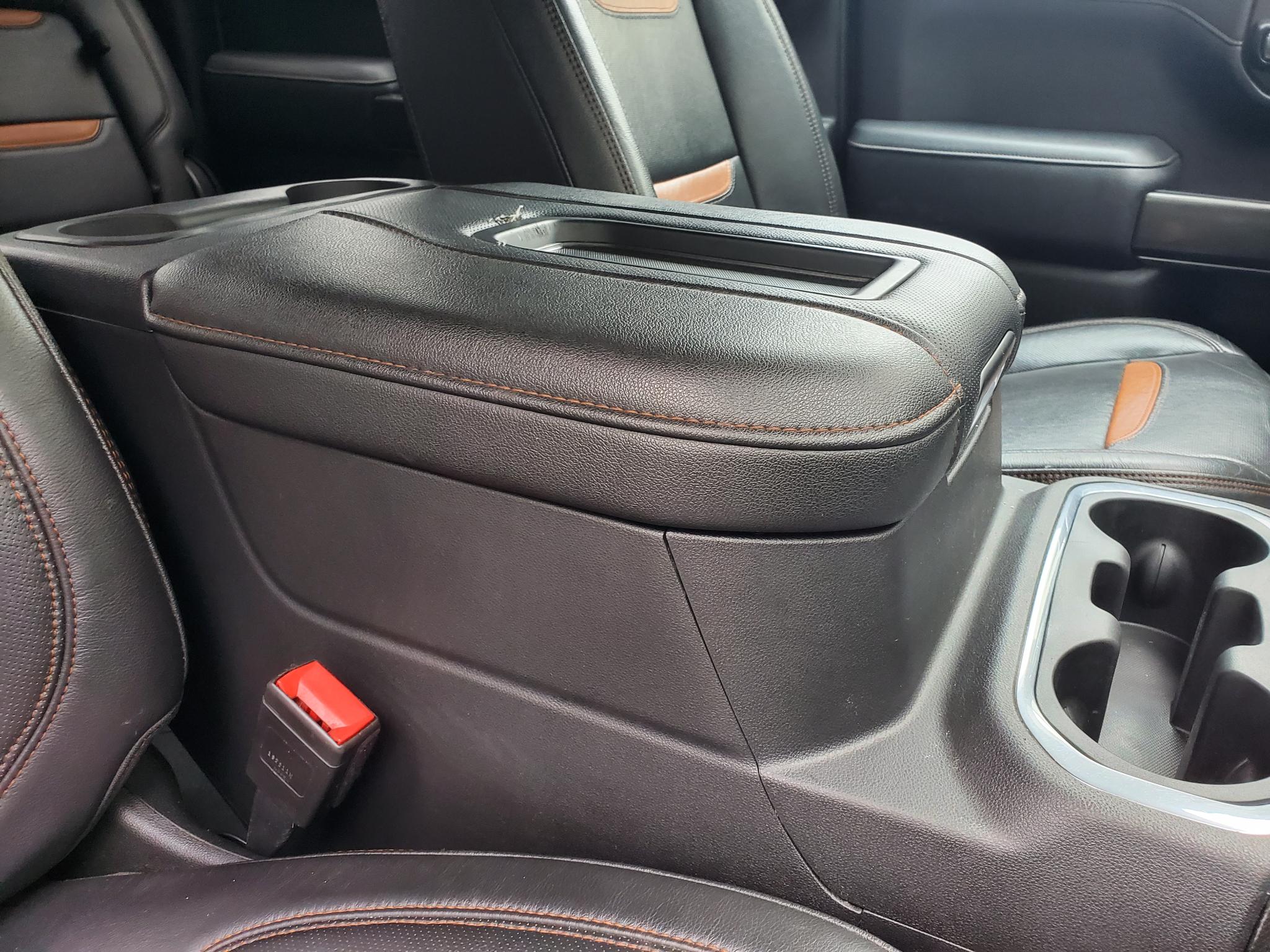 GMC Sierra 1500 4WD Crew Cab 147" AT4 2021