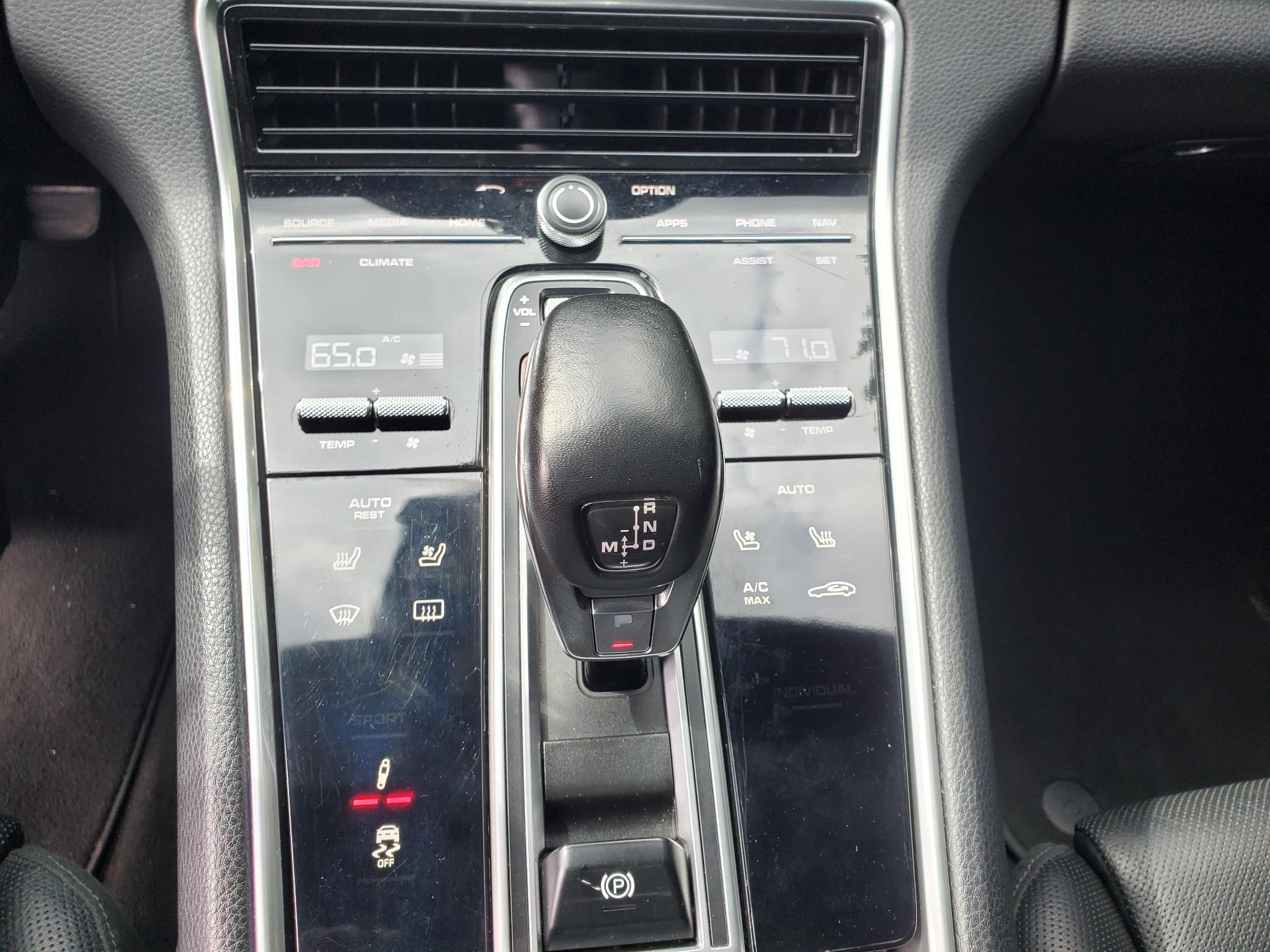 Porsche Panamera 4 2018