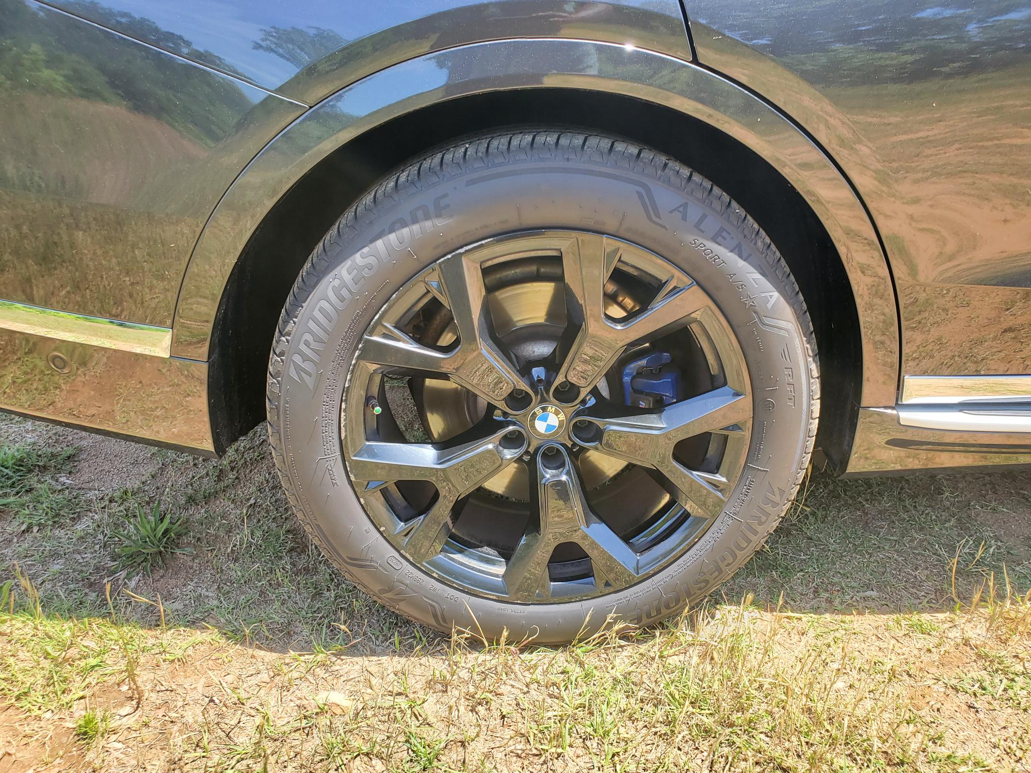 BMW X7 xDrive40i Sports Activity Vehicle 2021