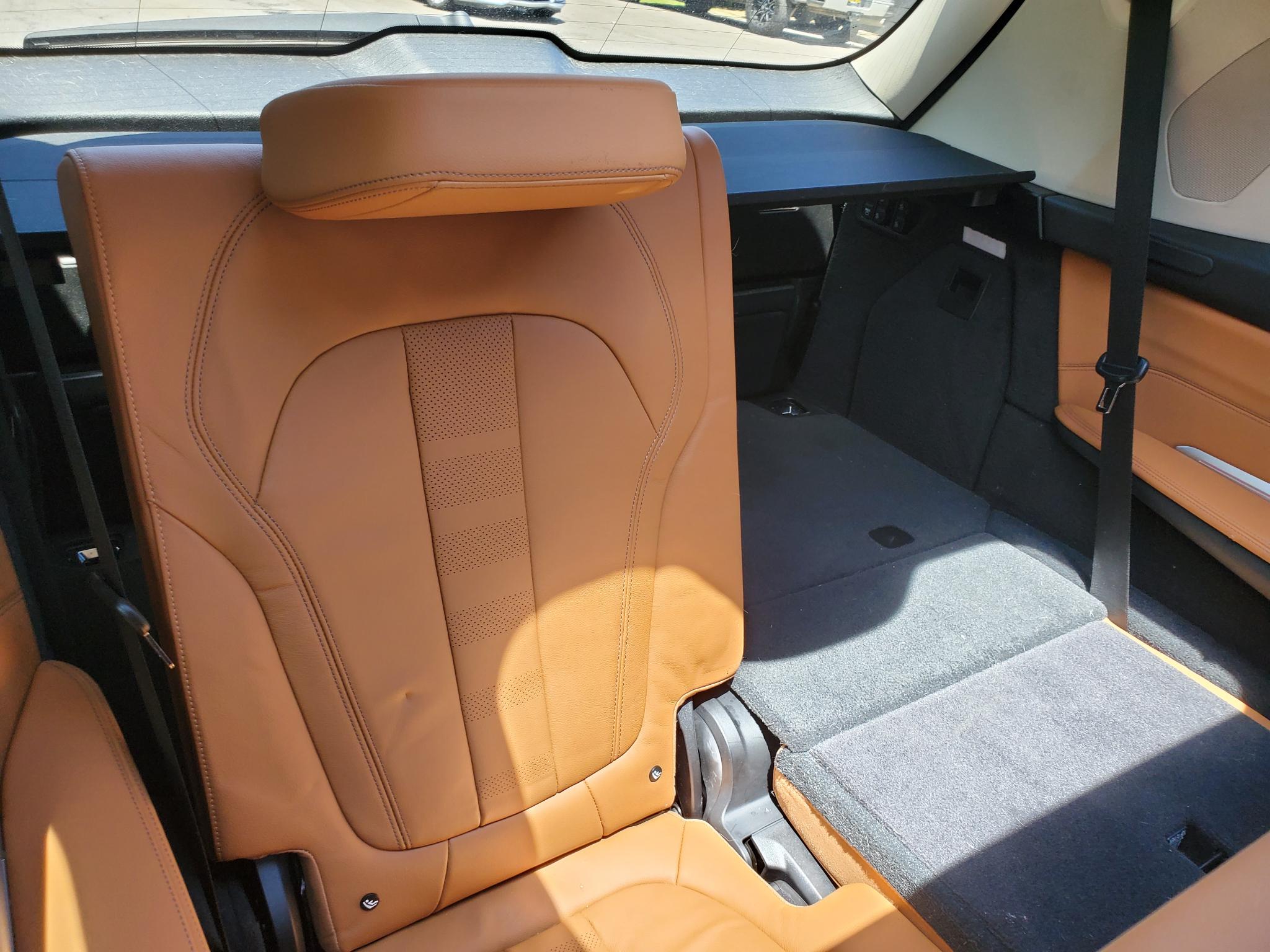 BMW X7 xDrive40i Sports Activity Vehicle 2021