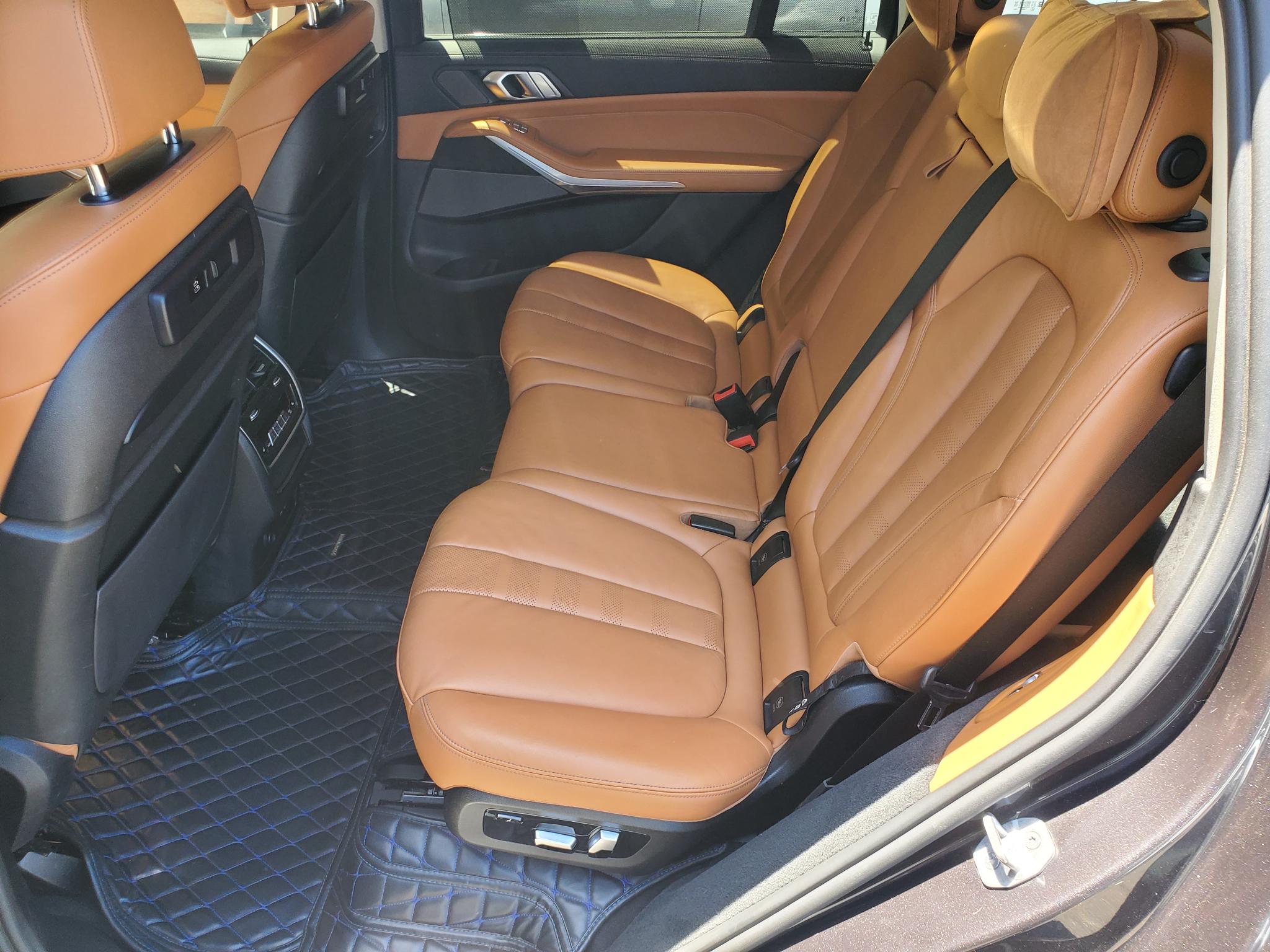 BMW X7 xDrive40i Sports Activity Vehicle 2021