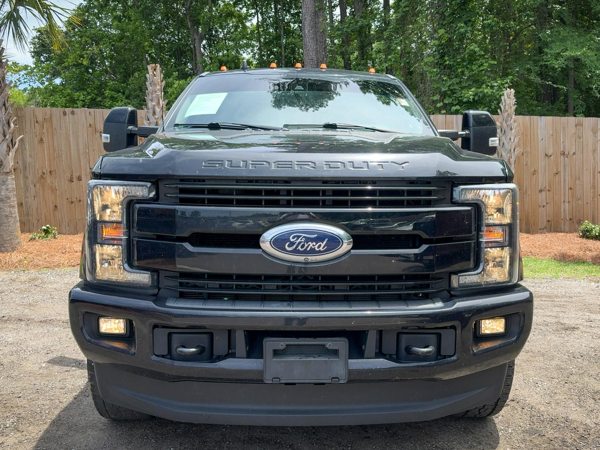 Ford Super Duty F-250 SRW Lariat 4WD Crew Cab 6.75' Box 2019