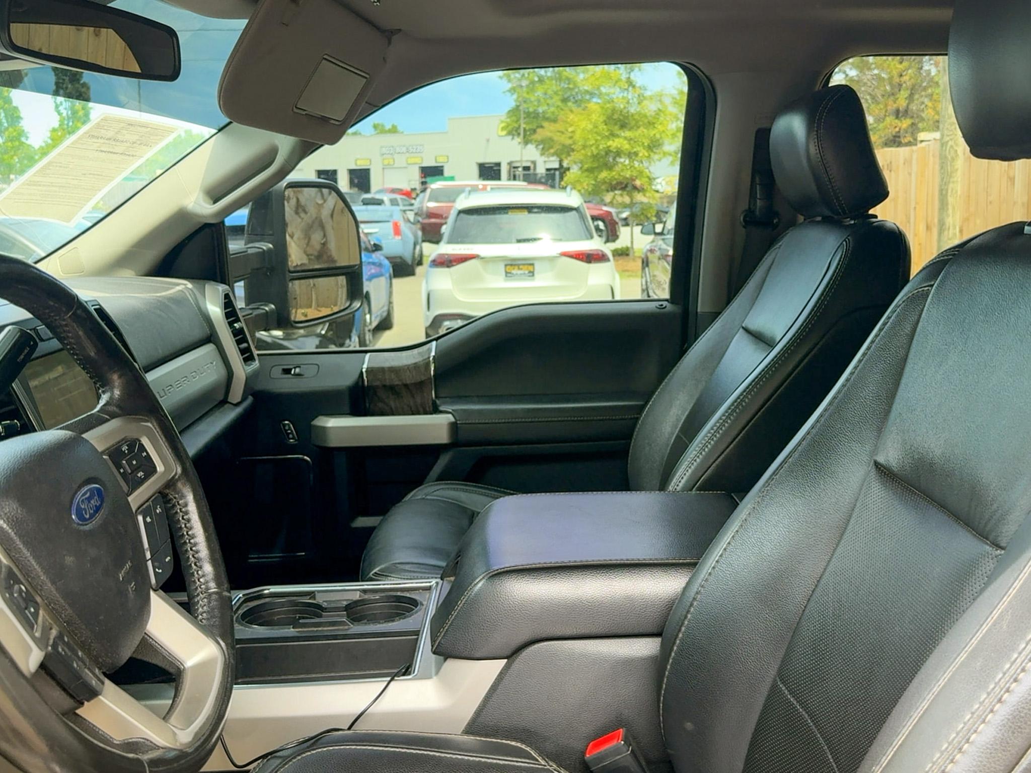 Ford Super Duty F-250 SRW Lariat 4WD Crew Cab 6.75' Box 2019