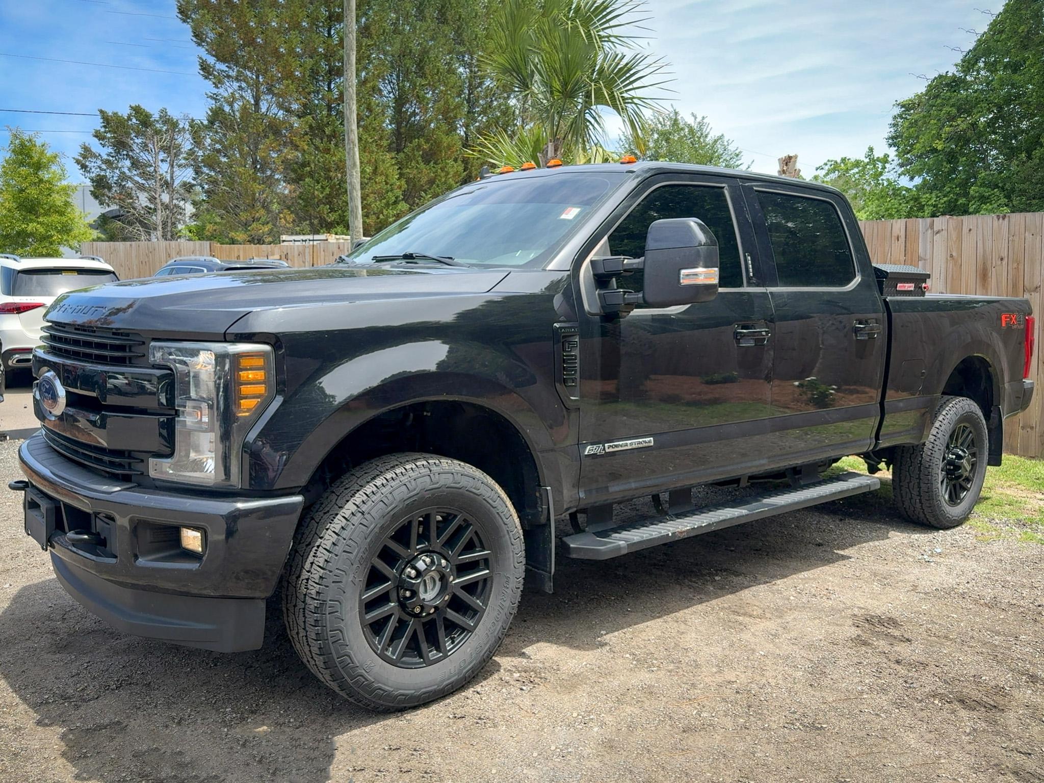 Ford Super Duty F-250 SRW Lariat 4WD Crew Cab 6.75' Box 2019