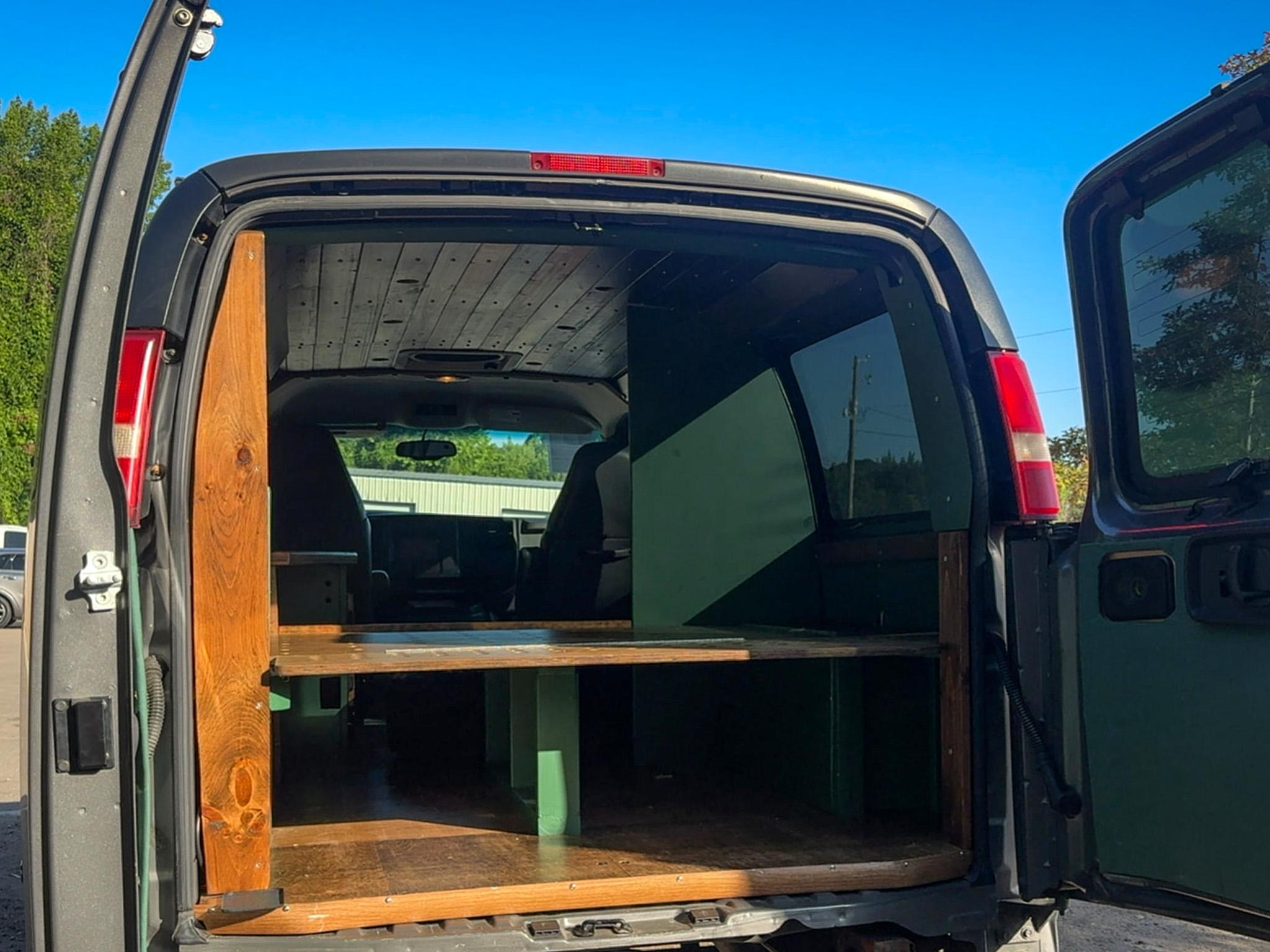 Chevrolet Express Passenger  2007